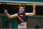20 July 2014; Ian Rogers, Clonliffe Harriers, watches the bar as he clears 4.70m to win the Men's Pole Vault. GloHealth Senior Track and Field Championships, Morton Stadium, Santry, Co. Dublin. Picture credit: Cody Glenn / SPORTSFILE