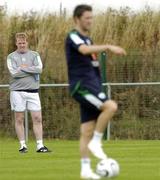 31 August 2006; Republic of Ireland manager Steve Staunton watches team captain Robbie Keane during squad training. Malahide FC, Malahide, Dublin. Picture credit: David Maher / SPORTSFILE