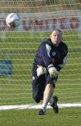 4 October 2006; Paddy Kenny, Republic of Ireland, in action during squad training. Malahide FC, Malahide, Dublin. Picture credit: David Maher / SPORTSFILE