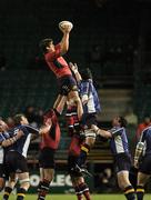 6 October 2006; Donncha O'Callaghan, Munster, wins a lineout ahead of Trevor Hogan, Leinster. Magners League, Leinster v Munster, Lansdowne Road, Dublin. Picture credit: Brendan Moran / SPORTSFILE
