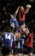 6 October 2006; Paul O'Connell, Munster, wins a lineout ahead of Cameron Jowitt, Leinster. Magners League, Leinster v Munster, Lansdowne Road, Dublin. Picture credit: Brendan Moran / SPORTSFILE