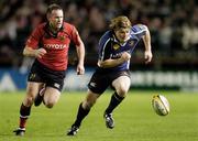 6 October 2006; Brian O'Driscoll, Leinster, in a race for possession with John Kelly, Munster. Magners League, Leinster v Munster, Lansdowne Road, Dublin. Picture credit: Brendan Moran / SPORTSFILE