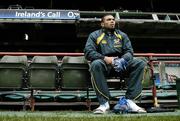 10 November 2006; Brian Habana, South Africa, takes a break during the captain's run. South Africa Rugby Captain's Run, Lansdowne Road, Dublin. Picture credit: David Maher / SPORTSFILE