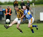 12 November 2006; Tony McEntee, Crossmaglen Rangers, in action against Eddie O'Reilly, Mullahoran. AIB Ulster Senior Football Championship Quarter-Final, Crossmaglen Rangers v Mullahoran, Oliver Plunkett Park, Crossmaglen, Co Armagh. Picture credit: Oliver McVeigh / SPORTSFILE