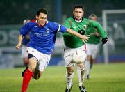 26 December 2006; Noel Bailie, Linfield, in action against Gary Hamilton, Glentoran. Carnegie Premier League, Linfield v Glentoran, Windsor Park, Belfast, Co. Antrim. Picture credit: Oliver McVeigh / SPORTSFILE