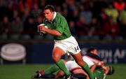 2 October 1999; Ireland's Justin Bishop on his way to scoring his side's opening try during the Rugby World Cup Pool E match between Ireland and USA at Lansdowne Road in Dublin. Photo by Brendan Moran/Sportsfile