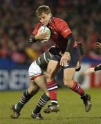 20 January 2007; Shaun Payne, Munster, is tackled by Dan Hipkiss, Leicester. Heineken Cup, Pool 4, Round 6, Munster v Leicester, Thomond Park, Limerick. Picture credit: Matt Browne / SPORTSFILE