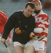 21 January 2007; Donal Og Cusack, Cork, in action against Lee Desmond, Cork Institute of Technology (CIT). Waterford Crystal Senior Hurling Quarter-Final, Cork Institute of Technology (CIT) v Cork, Pairc Ui Chaoimh, Cork. Photo by Sportsfile *** Local Caption ***