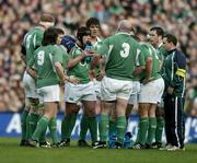 11 February 2007; The Irish team gather together in a huddle. RBS Six Nations Rugby Championship, Ireland v France, Croke Park, Dublin. Picture Credit: Brendan Moran / SPORTSFILE