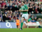 11 February 2007; Geordan Murphy, Ireland, races clear of the French defence only to be called back by referee Steve Walsh. RBS Six Nations Rugby Championship, Ireland v France, Croke Park, Dublin. Picture Credit: Brendan Moran / SPORTSFILE