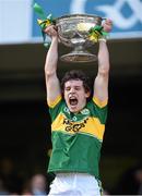 21 September 2014; Kerry's Tomás Ó Sé lifts the Tom Markham cup. Electric Ireland GAA Football All Ireland Minor Championship Final, Kerry v Donegal. Croke Park, Dublin. Picture credit: Stephen McCarthy / SPORTSFILE