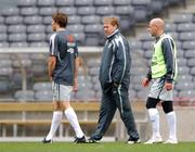 21 March 2007; Republic of Ireland manager Steve Staunton with Kevin Kilbane and Lee Carsley during squad training. Croke Park, Dublin. Picture credit: David Maher / SPORTSFILE