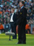 24 March 2007; Republic of Ireland manager Steve Staunton with Wales manager John Toshack during the game. 2008 European Championship Qualifier, Republic of Ireland v Wales, Croke Park, Dublin. Picture credit: David Maher / SPORTSFILE