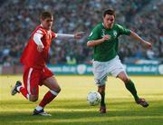 24 March 2007; Steve Finnan, Republic of Ireland, in action against Carl Robinson, Wales. 2008 European Championship Qualifier, Republic of Ireland v Wales, Croke Park, Dublin. Picture credit: David Maher / SPORTSFILE