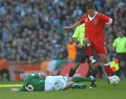 24 March 2007; Lee Carsley, Republic of Ireland, in action against Carl Robinson, Wales. 2008 European Championship Qualifier, Republic of Ireland v Wales, Croke Park, Dublin. Picture credit: Brian Lawless / SPORTSFILE