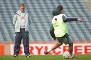 27 March 2007; Republic of Ireland manager Steve Staunton watches on during squad training. Republic of Ireland Soccer Training, Croke Park, Dublin. Picture credit: David Maher / SPORTSFILE