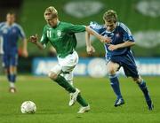 28 March 2007; Damien Duff, Republic of Ireland, in action against Peter Singlar, Slovakia. 2008 European Championship Qualifier, Republic of Ireland v Slovakia, Croke Park, Dublin. Picture credit: Matt Browne / SPORTSFILE