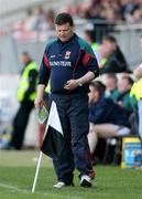 8 April 2007; Mayo manager John O'Mahony checks his watch near the end of the game. Allianz National Football League, Division 1A, Round 7, Tyrone v Mayo, Healy Park, Omagh, Co. Tyrone. Picture credit: Oliver McVeigh / SPORTSFILE