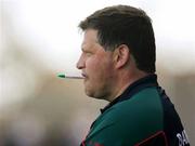 8 April 2007; Mayo manager John O'Mahony with his personalised pen. Allianz National Football League, Division 1A, Round 7, Tyrone v Mayo, Healy Park, Omagh, Co. Tyrone. Picture credit: Oliver McVeigh / SPORTSFILE