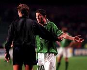 13 November 1999; Robbie Keane of Republic of Ireland remonstrates with referee Anders Frisk during the UEFA European Championships Qualifier Play-Off First Leg match between Republic of Ireland and Turkey at Lansdowne Road in Dublin. Photo by David Maher/Sportsfile