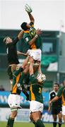 21 April 2007; Cornell Hess, South Africa, takes the ball in the lineout against Chris Smith, New Zealand. IRB U19 World Cup Final, South Africa v New Zealand, Ravenhill Park, Belfast, Co. Antrim. Picture credit: Oliver McVeigh / SPORTSFILE