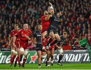 24 October 2014; Conor Murray, Munster, challenges for a high ball with Neil de Kock, Saracens. European Rugby Champions Cup 2014/15, Pool 1, Round 2, Munster v Saracens, Thomond Park, Limerick. Pictuer credit: Diarmuid Greene / SPORTSFILE