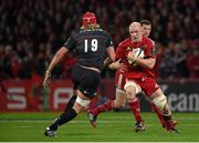 24 October 2014; Paul O'Connell, Munster, in action against Mouritz Botha, Saracens. European Rugby Champions Cup 2014/15, Pool 1, Round 2, Munster v Saracens, Thomond Park, Limerick. Pictuer credit: Diarmuid Greene / SPORTSFILE