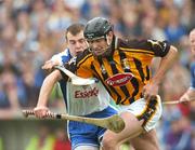 29 April 2007; Jackie Tyrrell, Kilkenny, in action against Eoin Kelly, Waterford. Allianz National Hurling League, Division 1 Final, Kilkenny v Waterford, Semple Stadium, Thurles, Co. Tipperary. Picture credit: Ray McManus / SPORTSFILE