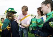 29 April 2007; Graham Geraghty, Meath, and Fine Gael candidate for Meath West, signs autographs for young fans. Allianz National Football League, Division 2 Final, Roscommon v Meath, Kingspan Breffni Park, Co. Cavan. Picture credit: Oliver McVeigh / SPORTSFILE