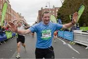 27 October 2014; Former Tipperary hurling All-Star goalkeeper Brendan Cummins on his way to finishing the SSE Airtricity Dublin Marathon 2014. Merrion Square, Dublin. Picture credit: Ray McManus / SPORTSFILE