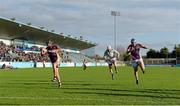 2 November 2014; Kilmacud Crokes players warm up before the game. AIB Leinster GAA Hurling Senior Club Championship, Quarter-Final, Kilmacud Crokes v Rathdowney Errill, Parnell Park, Dublin. Picture credit: Piaras Ó Mídheach / SPORTSFILE