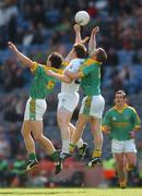 20 May 2007; Derek McCormack, Kildare, in action against Anthony Moyles, left, and Niall McKeigue, Meath. Bank of Ireland Leinster Senior Football Championship, Meath v Kildare, Croke Park, Dublin. Picture credit: Brian Lawless / SPORTSFILE