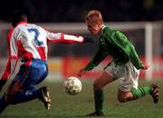 10 February 1999; Damien Duff of Republic of Ireland in action against Jorge Valdes of Paraguay during the International Friendly match between Republic of Ireland and Paraguay at Lansdowne Road in Dublin. Photo by David Maher/Sportsfile