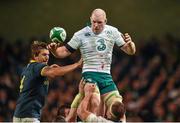 8 November 2014; Paul O'Connell, Ireland, takes the ball in the lineout ahead of Eben Etzebeth, South Africa. Guinness Series, Ireland v South Africa, Aviva Stadium, Lansdowne Road, Dublin. Picture credit: Matt Browne / SPORTSFILE