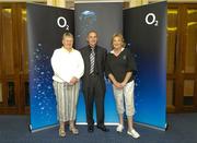 29 May 2007; Winners of Ladies 1st prize are, from left, Mary Murray, Joan Melvin, presented by Tony Mulgrew, O2 Retail Area Manager, centre, at the O2 Masters All Ireland Golf Challenge in association with the Irish Independent. Portmarnock Hotel and Golf Links, Portmarnock, Co. Dublin. Picture credit: Ray Lohan / SPORTSFILE *** Local Caption ***