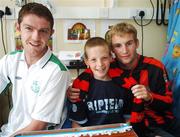 27 June 2007; John Paul Kelly, Bohemians, right, and Barry Ferguson, Shamrock Rovers, with Bohemians fan Conor McGuinness, age 12, from Rush, on a visit to Temple Street Children's University Hospital, in advance of their eircom League of Ireland fixture in Tolka Park this coming friday. Temple Street, Dublin. Picture credit: Brian Lawless / SPORTSFILE