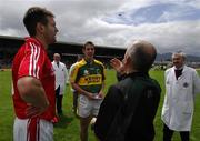 1 July 2007; Referee Marty Duffy tosses the coin between Kerry and Cork captains Derek Kavanagh and Declan O'Sullivan before the game. Bank of Ireland Munster Senior Football Championship Final, Kerry v Cork, Fitzgerald Stadium, Killarney, Co. Kerry. Picture credit: Ray McManus / SPORTSFILE