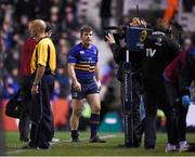 7 December 2014; Gordon D'Arcy, Leinster, leaves the field after picking up an injury. European Rugby Champions Cup 2014/15, Pool 2, Round 3, Harlequins v Leinster. Twickenham Stoop, Twickenham, London, England. Picture credit: Stephen McCarthy / SPORTSFILE