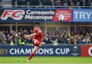 14 December 2014; Ian Keatley, Munster, kicks a penalty the first points of the game against ASM Clermont Auvergne. European Rugby Champions Cup 2014/15, Pool 1, Round 4, ASM Clermont Auvergne v Munster, Stade Marcel-Michelin, Clermont, France. Picture credit: Matt Browne / SPORTSFILE