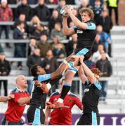 20 December 2014; Jonny Gray, Glasgow Warriors, wins possession in a lineout. Guinness PRO12, Round 10, Glasgow Warriors v Munster, Scotstoun Stadium, Glasgow, Scotland. Picture credit: Gary Hutchison / SPORTSFILE