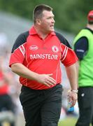 15 July 2007; Tyrone manager Raymond Munroe issues instructions to his players. ESB Ulster Minor Football Championship Final - Derry v Tyrone, St Tighearnach's Park, Clones, Co Monaghan. Picture credit: Oliver McVeigh / SPORTSFILE
