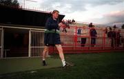 7 October 1999; Steve Staunton arrives for a Republic of Ireland training session at the Dorce Petrov Stadium in Skopje, Macedonia. Photo by David Maher/Sportsfile