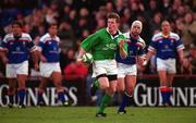 4 March 2000; Brian O'Driscoll of Ireland on his way to scoring a try during the Lloyds TSB 6 Nations match between Ireland and Italy at Lansdowne Road in Dublin. Photo by Damien Eagers/Sportsfile