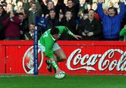 4 March 2000; Shane Horgan of Ireland scores his side's second try during the Lloyds TSB 6 Nations match between Ireland and Italy at Lansdowne Road in Dublin. Photo by Matt Browne/Sportsfile