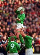 4 March 2000; Simon Easterby of Ireland wins possession in the line-out during the Lloyds TSB 6 Nations match between Ireland and Italy at Lansdowne Road in Dublin. Photo by Brendan Moran/Sportsfile