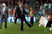 12 September 2007; Steve Staunton, Republic of Ireland manager kicks a bottle  during the game. 2008 European Championship Qualifier, Czech Republic v Republic of Ireland, Sparta Prague Stadium, Prague, Czech Republic. Picture Credit: David Maher / SPORTSFILE *** Local Caption ***