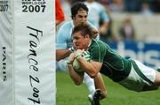 30 September 2007; Ireland captain Brian O'Driscoll scores his side's first try against Argentina. 2007 Rugby World Cup, Pool D, Ireland v Argentina, Parc des Princes, Paris, France. Picture credit; Brendan Moran / SPORTSFILE