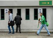 7 February 2015; Ballyhale Shamrock's James 'Cha' Fitzpatrick, right, makes his way to O'Connor Park ahead of the game. AIB GAA Hurling All-Ireland Senior Club Championship, Semi-Final, Gort v Ballyhale Shamrocks. O’Connor Park, Tullamore, Co Offaly. Picture credit: Piaras Ó Mídheach / SPORTSFILE