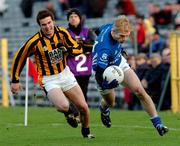 18 November 2007; Shaun O'Neill, Dromore, Tyrone, in action against Paul Kernan, Crossmaglen Rangers, Armagh. AIB Ulster Senior Football Championship Semi-Final, Dromore, Tyrone, v Crossmaglen Rangers, Armagh, St Tiearnach's Park, Clones, Co. Monaghan. Picture credit; Michael Cullen / SPORTSFILE