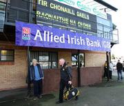 27 January 2008; Crossmaglen Rangers manager Donal Murtagh arrives for the game. AIB All-Ireland Club Football Championship Quarter-Final, Tir Chonaill Gaels v Crossmaglen Rangers, Emerald Gaelic Grounds, Ruislip, London, England. Picture credit: Oliver McVeigh / SPORTSFILE